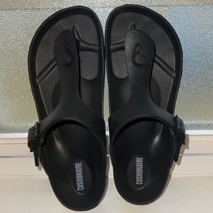Thong sandals